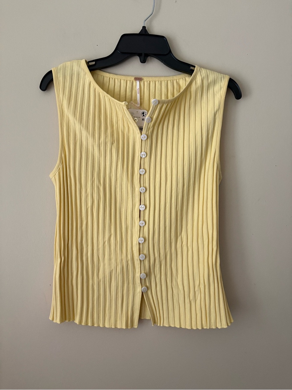 Free People Ribbed Button-Front Tank in Pale Yellow Sz. L New